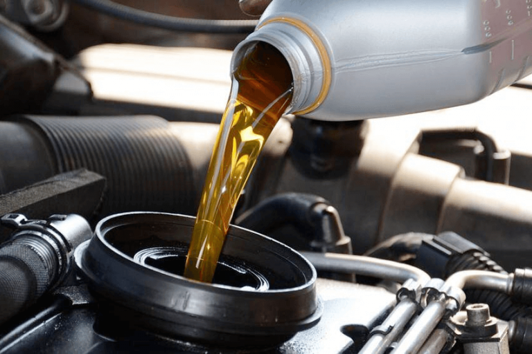 Kiểm tra và thay thế các loại dung dịch trong xe Kiểm tra và thay thế các loại dung dịch trong xe